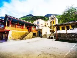 Jiuzhaigou Senior Year Inn